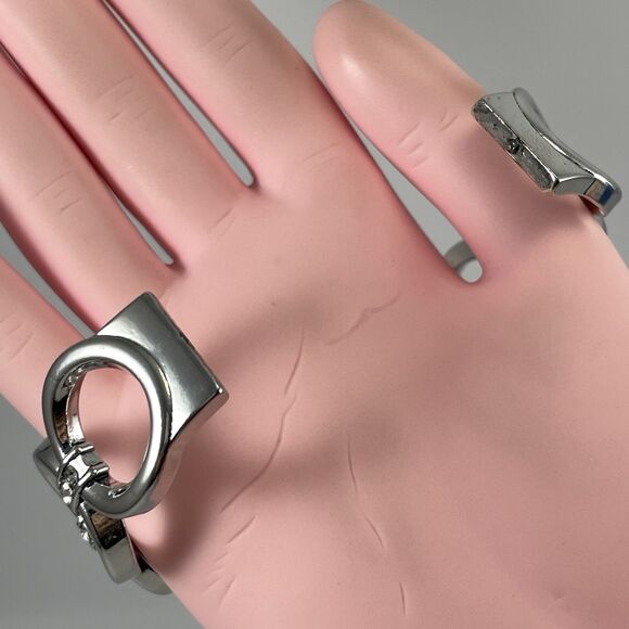 Silver Tone Metal White Glass Rhinestone Circle Clamper Hinged Bangle Bracelet - Picture 5 of 7